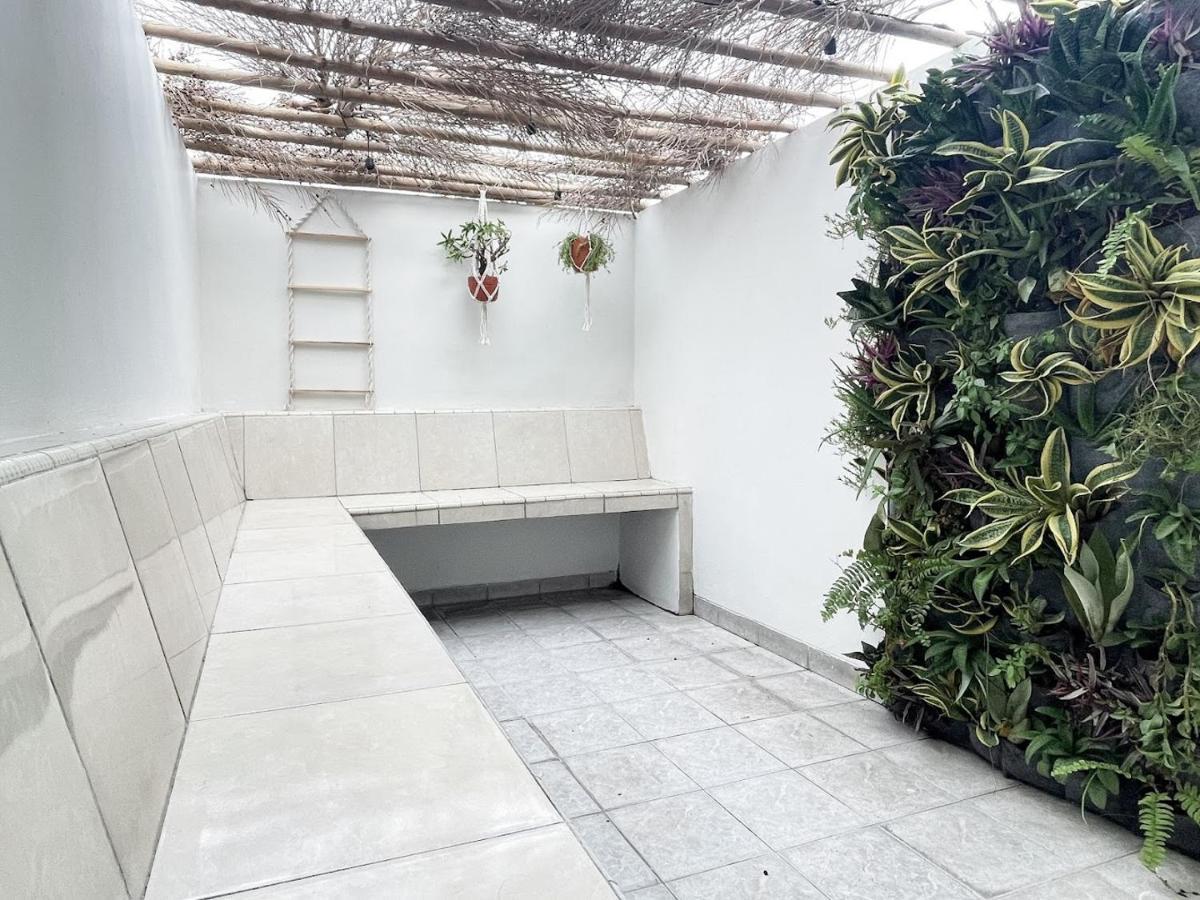 Kos Awany Coliving Ostello Giacarta Esterno foto