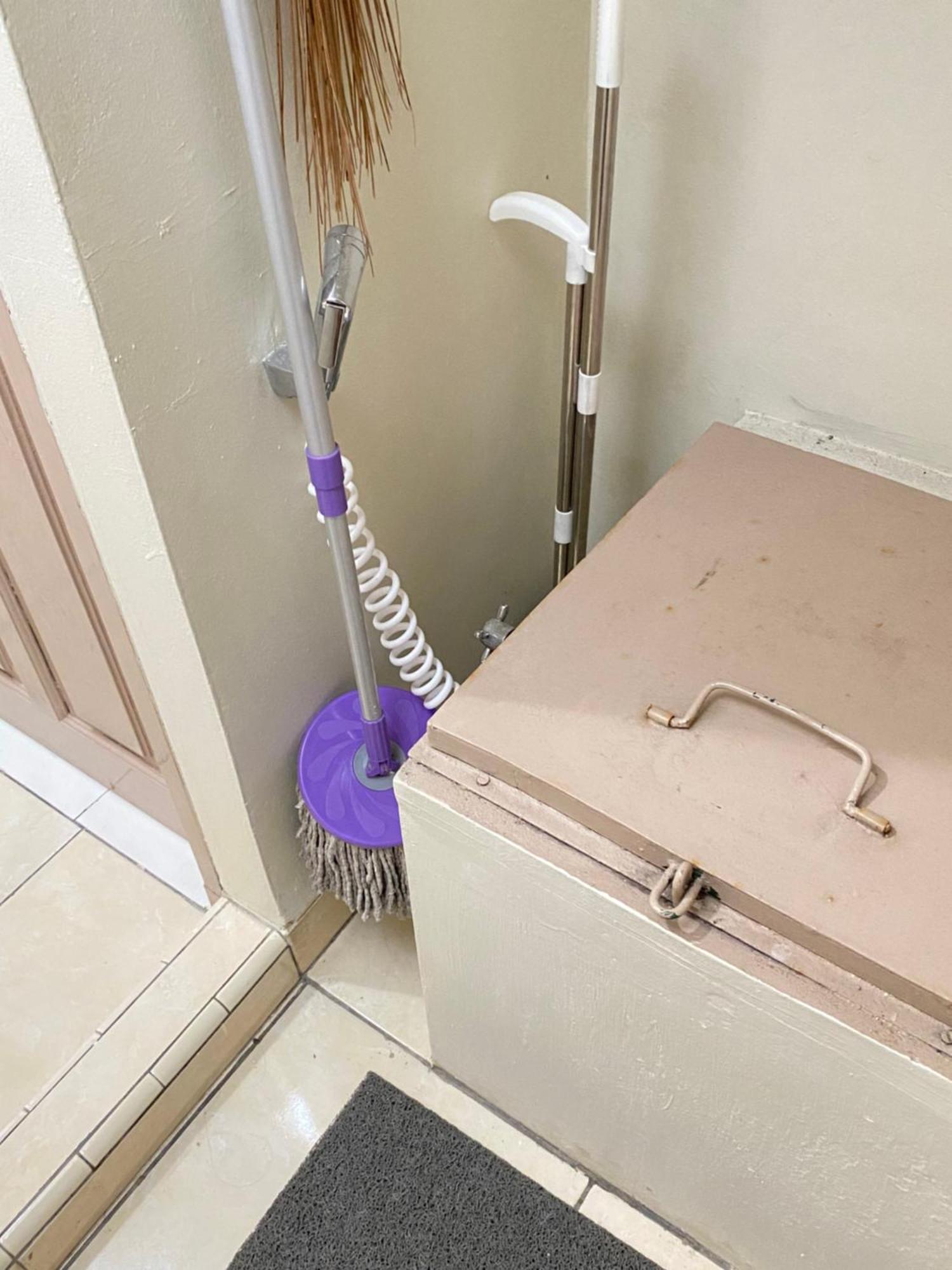 Kos Awany Coliving Ostello Giacarta Esterno foto