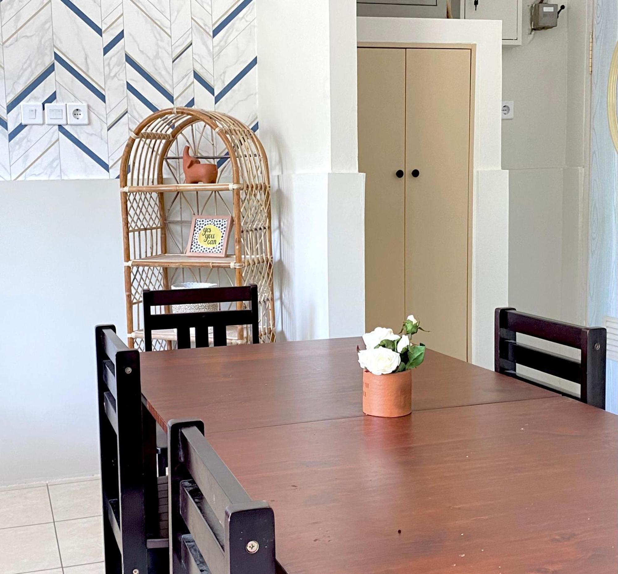 Kos Awany Coliving Ostello Giacarta Esterno foto